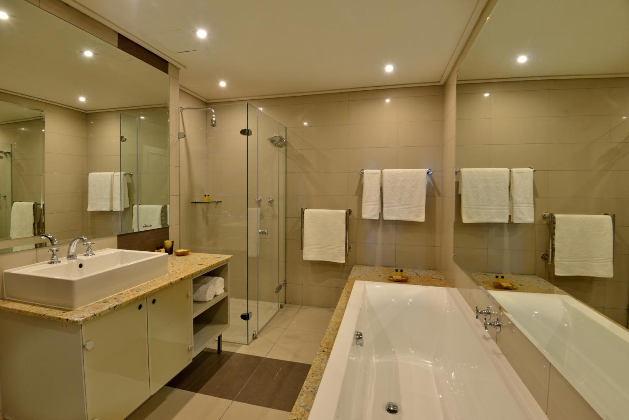Cape Royale 606 Apartment *