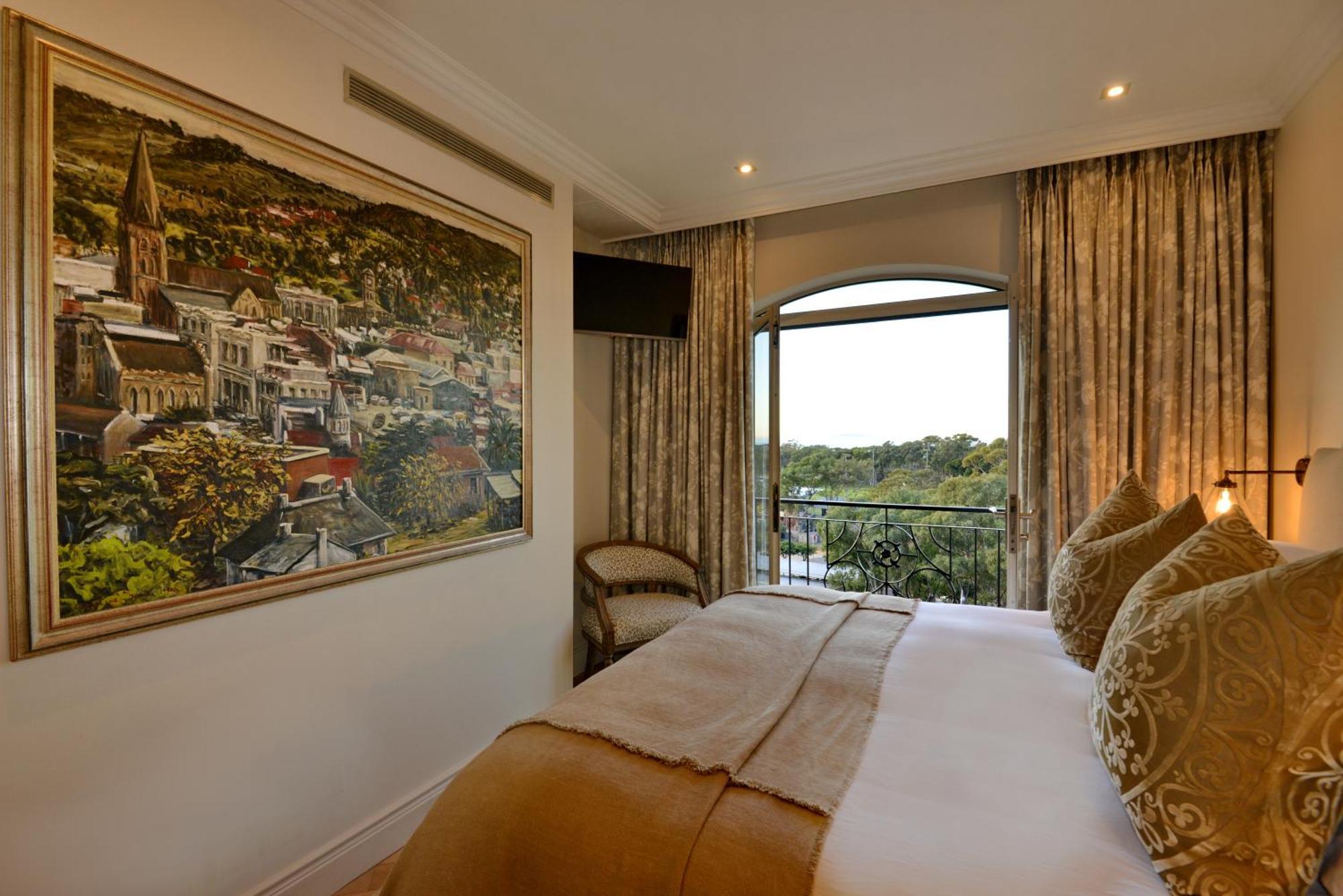 Cape Royale 606 Cape Town