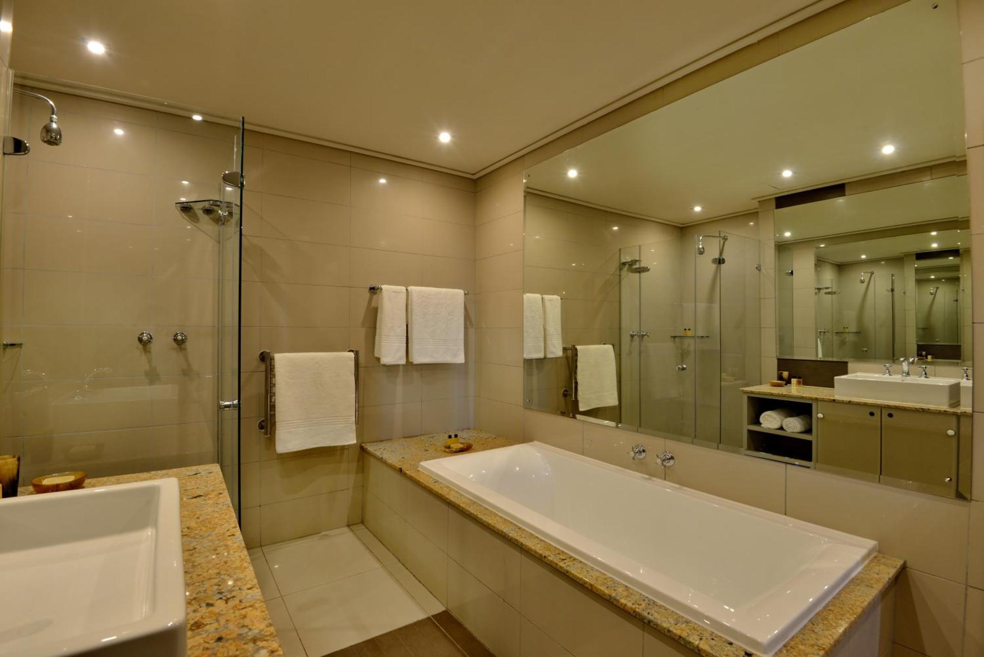 Cape Royale 606 Cape Town