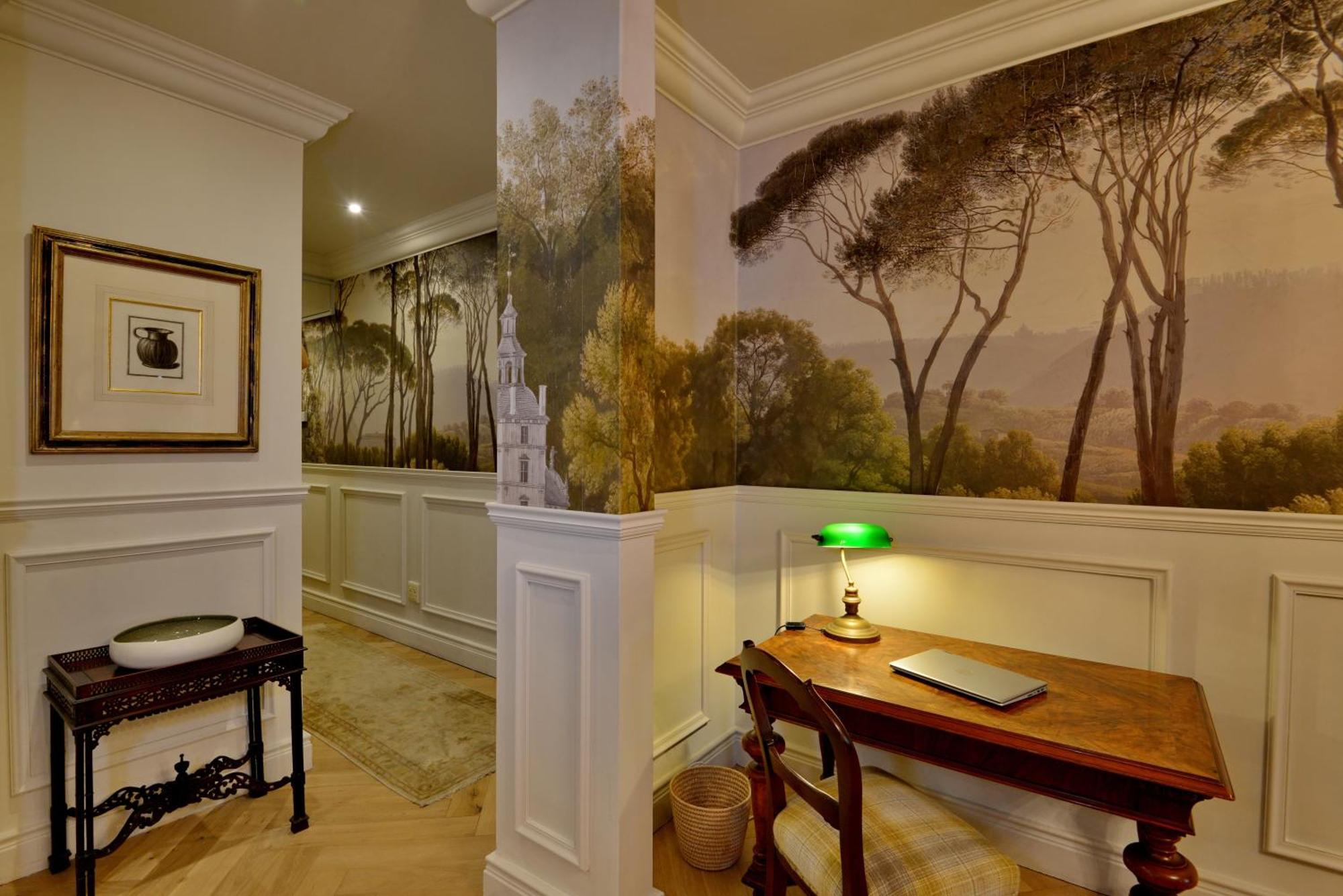 Cape Royale 606 Cape Town